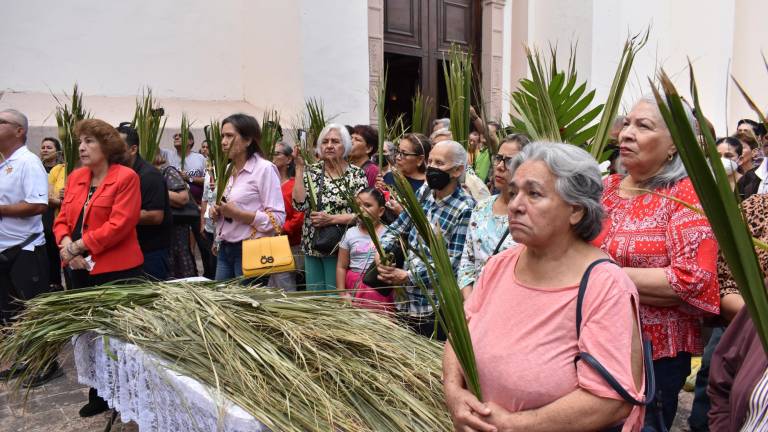 Aclaman a Cristo en la tradicional Misa de Domingo de Ramos