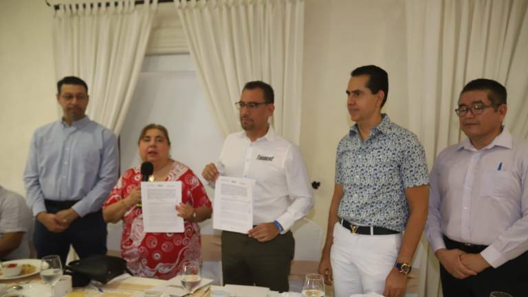 Fonacot y el Colegio de Contadores Públicos de Mazatlán firmaron el convenio para beneficiar a los trabajadores del municipio con créditos accesibles.