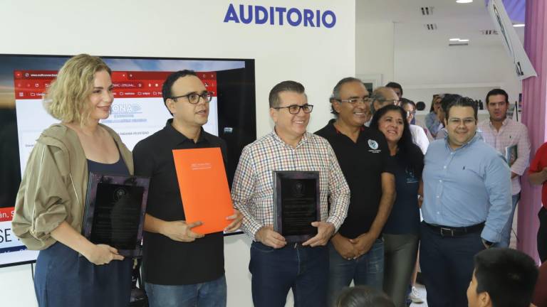 Inauguran la sede de la Sociedad Astronómica Mazatleca en el Parque Central.