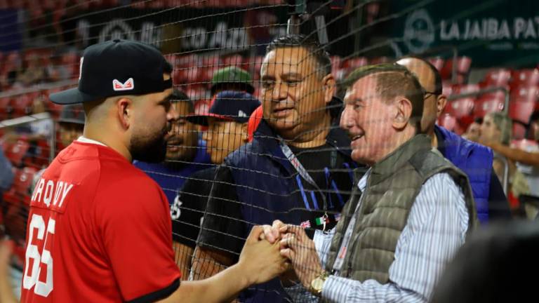 Club Venados entrega premio Orgullo Mazatlán a Antonio López Sáenz