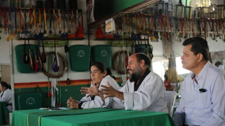 Jesús Reyes del Ángel reunió a estudiantes de todas las edades y grados cen su seminario.