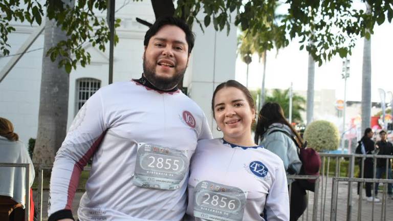 Corren por la paz en Sinaloa en el Maratón Internacional de Culiacán 2025