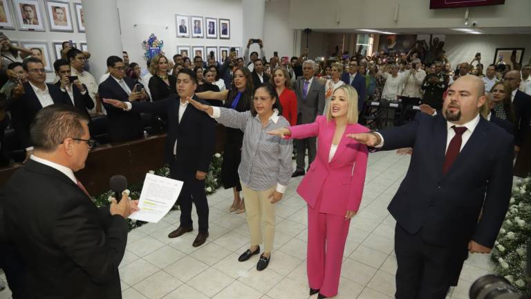 Estrella Palacios Domínguez rinde protesta como Presidenta Municipal de Mazatlán.