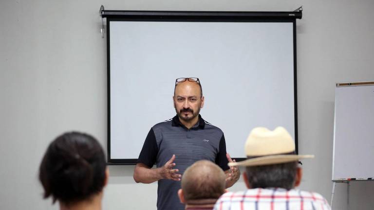 Se puso en marcha el seminario “La cultura en los medios”, que durante dos semanas impartirá el periodista cultural Luis Fernando Ayala.