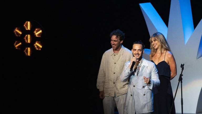 El cantante español C. Tangana presenta su documental en el Festival de Cine de Guadalajara.