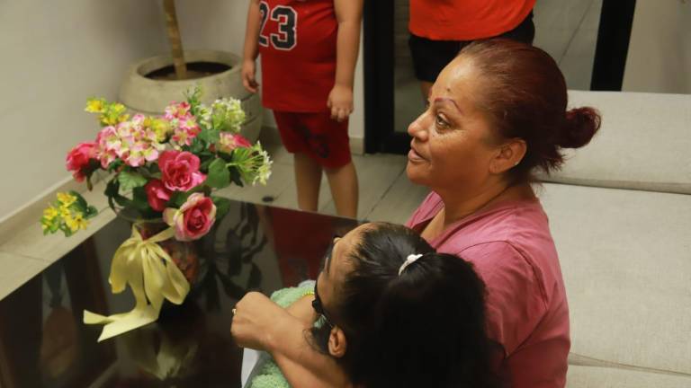 Sanjuanita requiere ayuda para comprar leche, medicamentos y pañales.