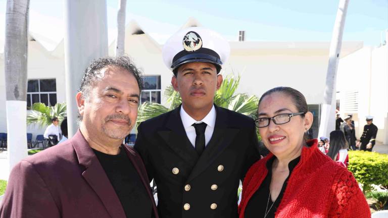 Participan en la celebración de la Escuela Náutica Mercante de Mazatlán