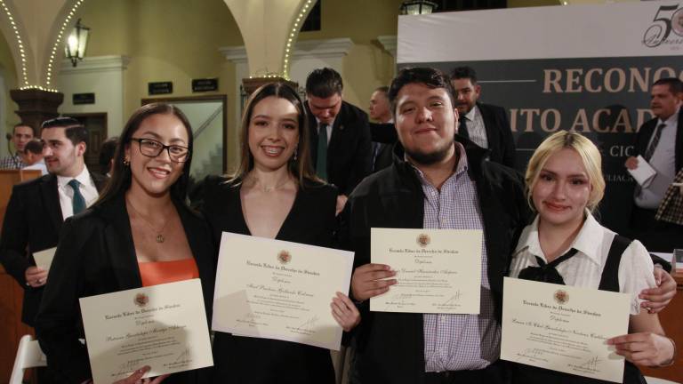 Reconoce la Escuela Libre de Derecho de Sinaloa a sus mejores estudiantes