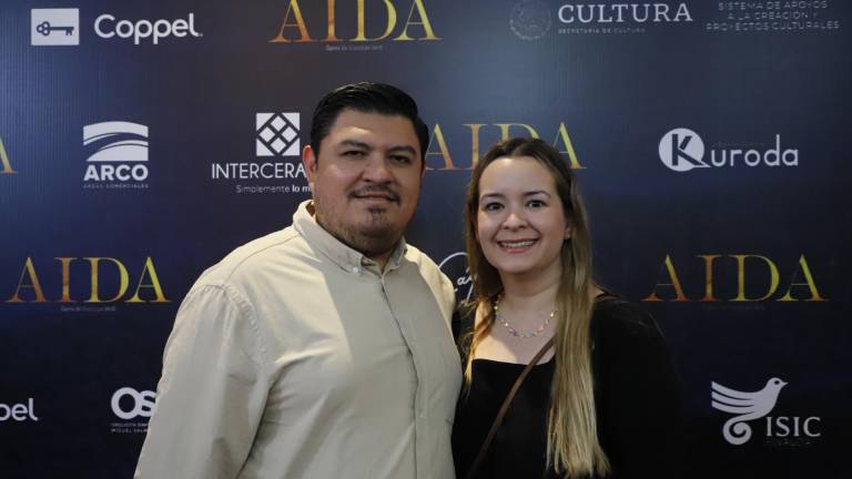 Viven sinaloenses una historia de amor con ‘Aída’