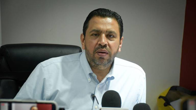 Isamel Bello Esquivel, Secretario de Agricultura en Sinaloa.