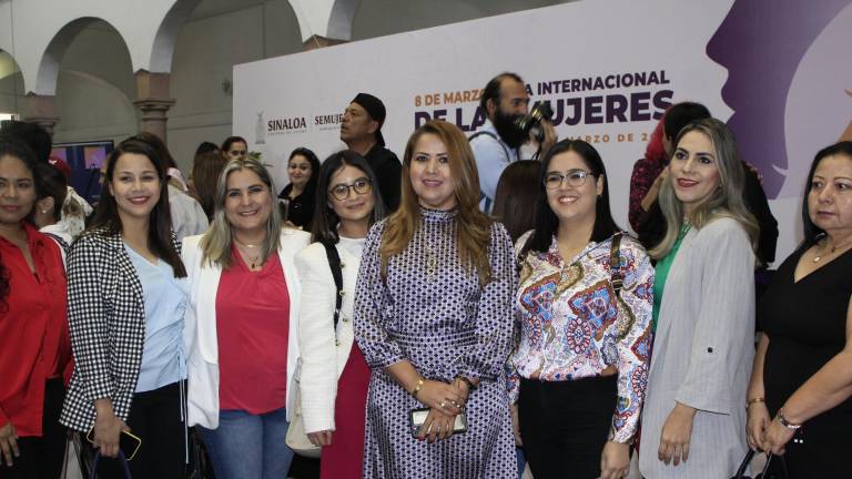 Reconocen a 46 mujeres sinaloenses por su contribución y legado a la sociedad