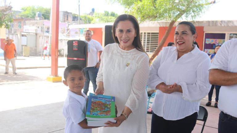 El nuevo ciclo escolar se puso en marcha en Escuinapa.