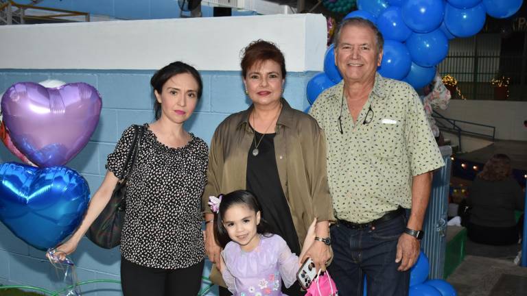 Con música y baile, alumnos del Instituto Senda reciben a la Primavera