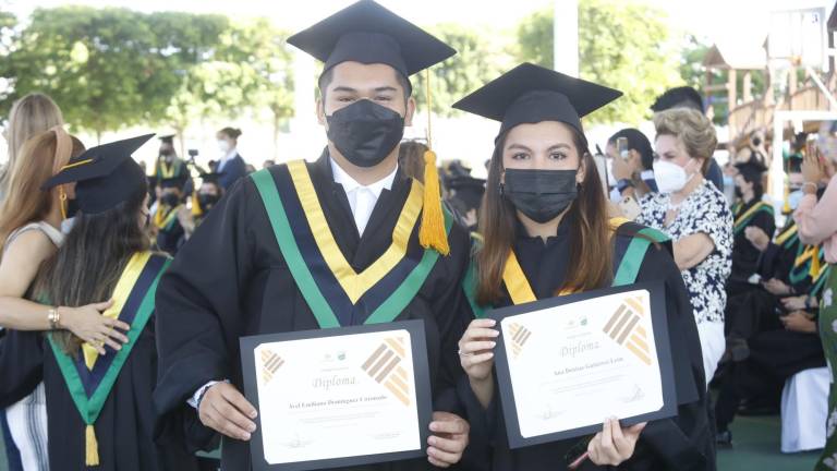 La dicen adiós al Bachillerato Anáhuac