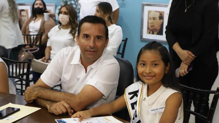 El nuevo Cabildo Infantil 2022 ejerce su puesto y recibe reconocimientos