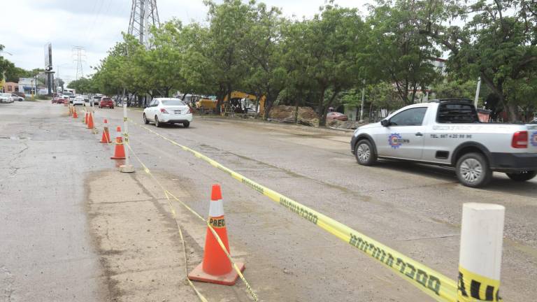 Cierran avenida en Mazatlán y hace más lento el tráfico en la zona de El Conchi.