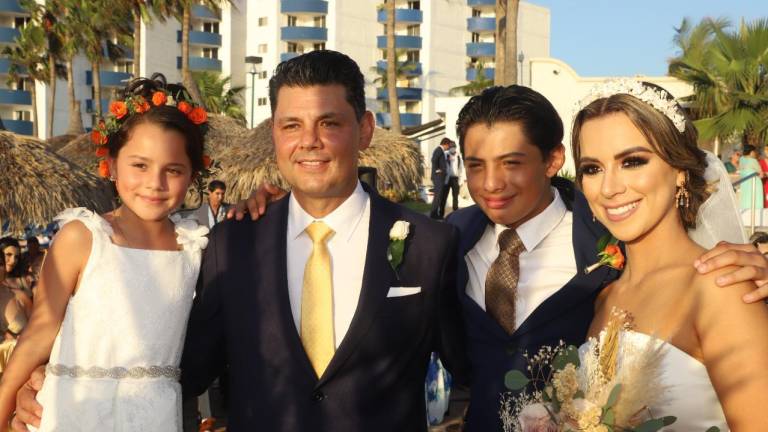 Rebeca y Juan Carlos celebran su boda civil