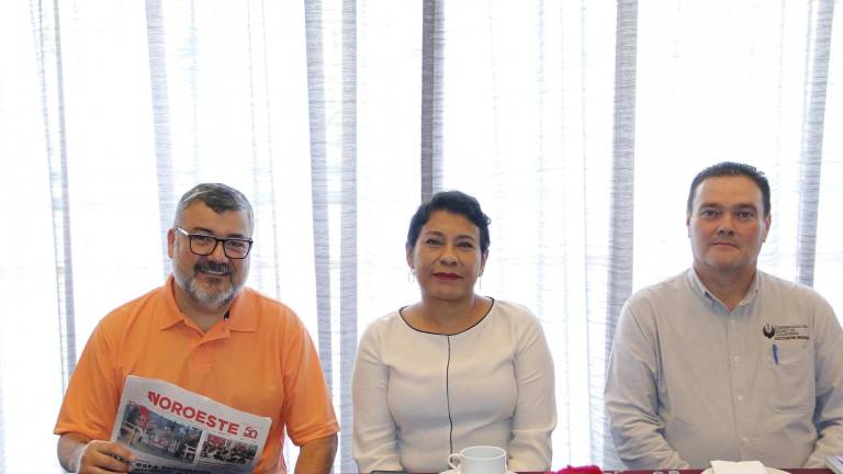 Felicitan colaboradores a Noroeste por sus 50 años