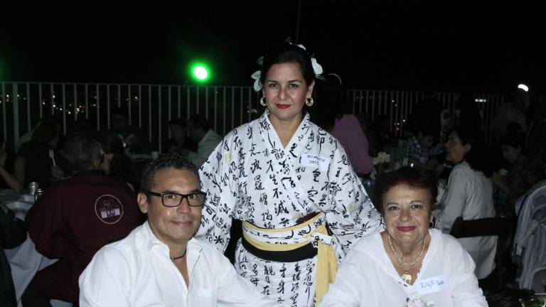 Honra comunidad japonesa a sus antepasados con el tradicional Festival Obon