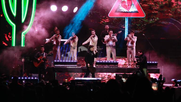 Abarrota Christian Nodal el estadio de Tomateros con su ‘Foraji2 Tour’