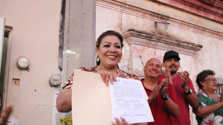 Claudia Valdez Aguilar fue reelecta como Alcaldesa de Rosario y ya recibió la constancia de mayoría.