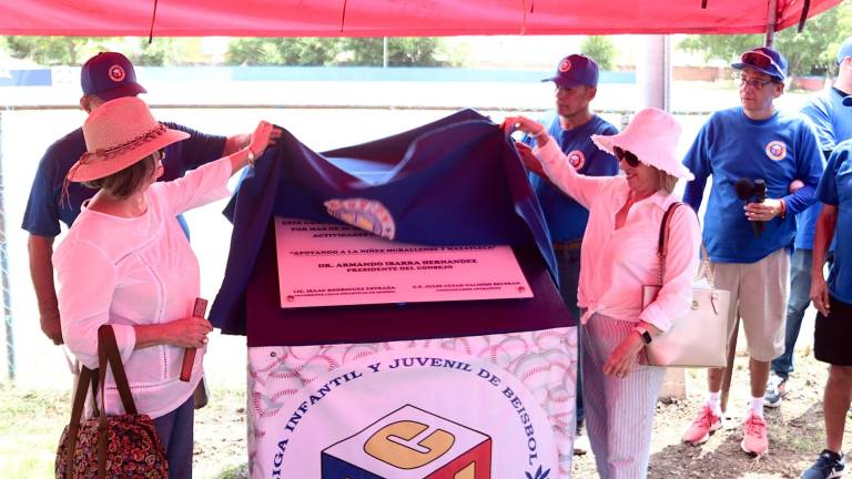 Inauguran alumbrado de campo de beisbol en Club Muralla