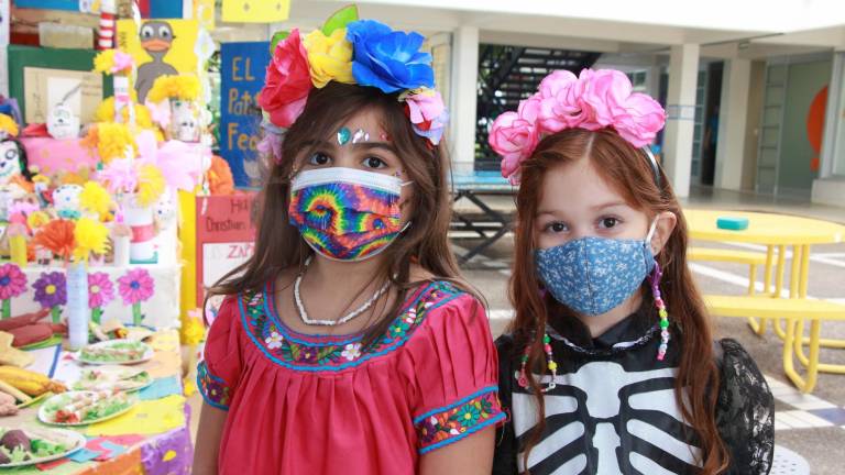 Celebran el Día de Muertos en la Activa Integral