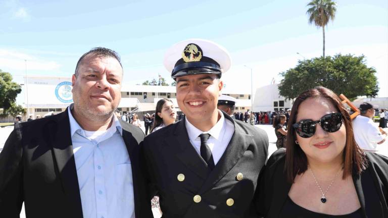 Participan en la celebración de la Escuela Náutica Mercante de Mazatlán