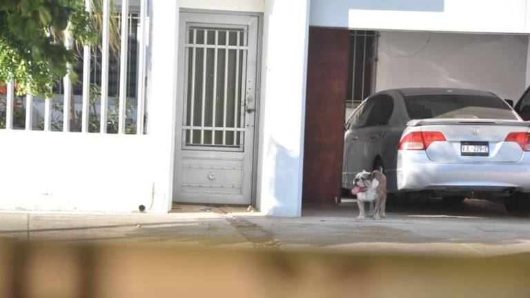 El domicilio está ubicado por la calle Fernando B. Hijar, casi esquina con Juan B. Rojo.