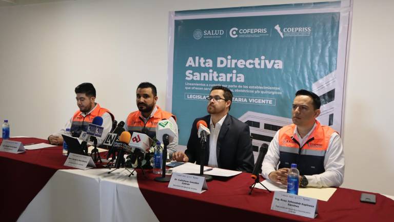 Rueda de prensa en la que se da a conocer el Alta Directiva Sanitaria.