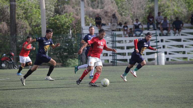 Federales llena de cuero a fruteros en Futbol Superveteranos