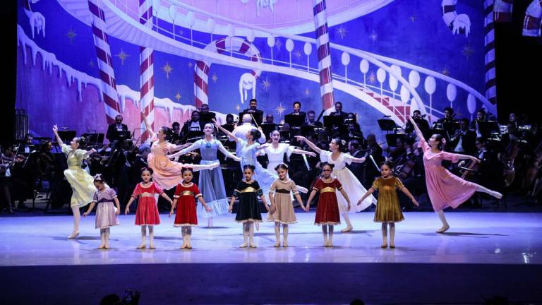 El Ballet Cascanueces contó con la participación de alumnas de la Escuela Karemia del Rey y la OSSLA bajo la dirección de Gordon Campbell.