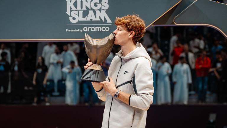 Jannik Sinner vence a Carlos Alcaraz y se corona en el Six Kings Slam