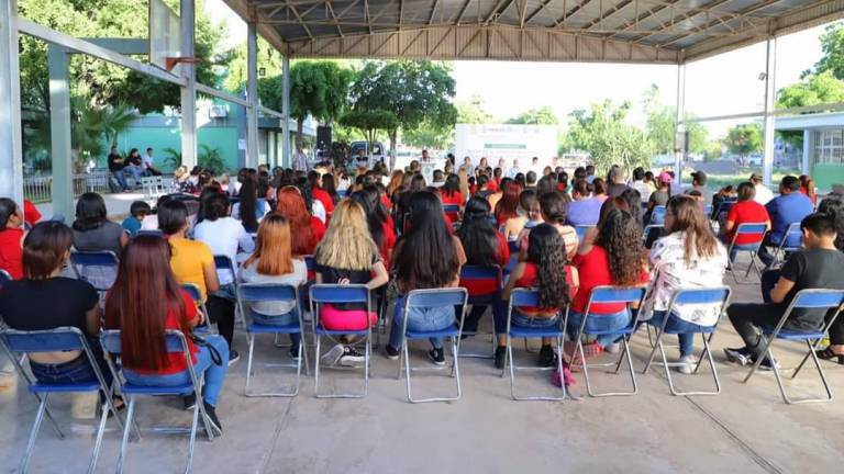 Inauguración de la Universidad Indígena de México en la comunidad de Villa Benito Juárez, Navolato.