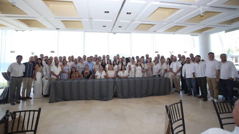 Arquitectos mazatlecos celebran su día con un desayuno