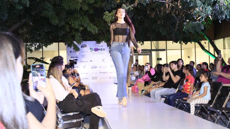 Clientes de Cimaco Culiacán asisten a la pasarela ‘Ceiba Summer Trends’