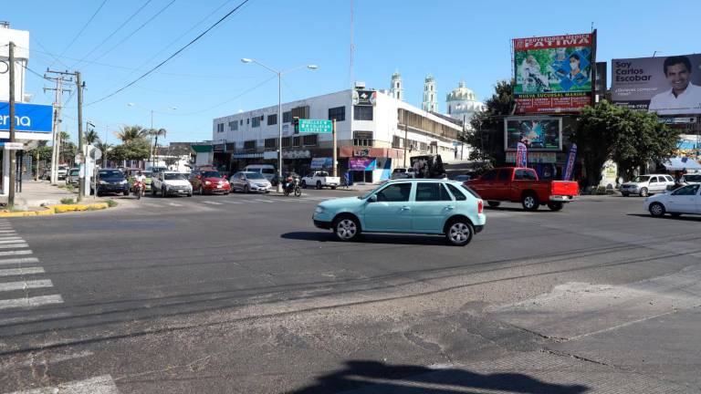 Protestan comerciantes contra carril preferencial en Mazatlán; bloquean avenidas