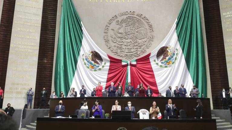 Diputados federales celebran sesión este 17 de abril.