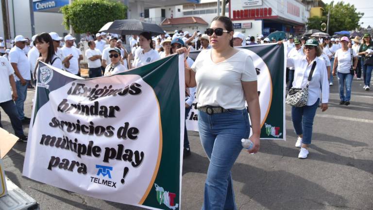 Trabajadores de diversos sectores conmemoraron el Día Internacional del Trabajo en la ciudad de Culiacán.