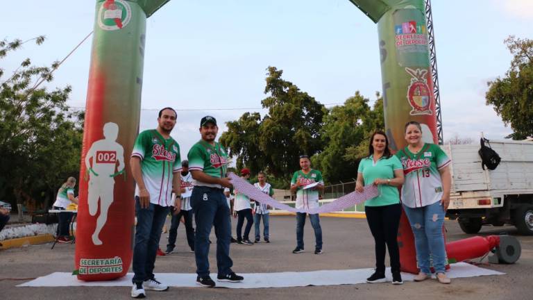 Miembros del STASE se unen en la Caminata 5K