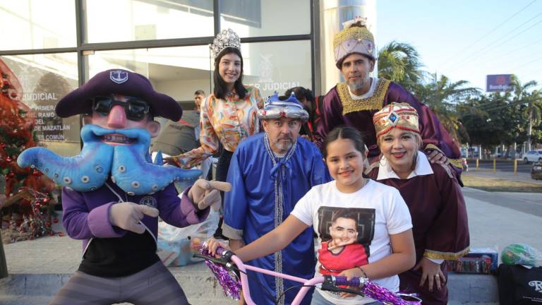 Ariana Yoselin dará paseos con sus amigas en su nueva bicicleta