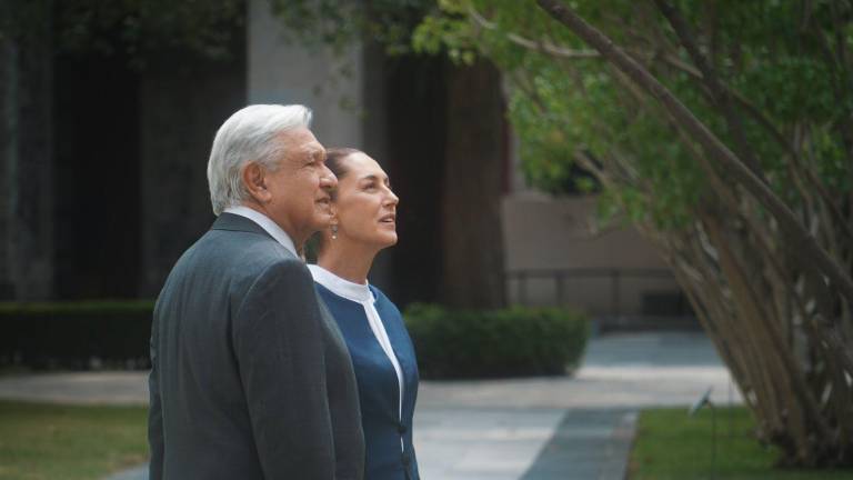 El Presidente Andrés Manuel López Obrador y la virtual Presidenta electa de México, Claudia Sheinbaum, durante su visita a Palacio Nacional.