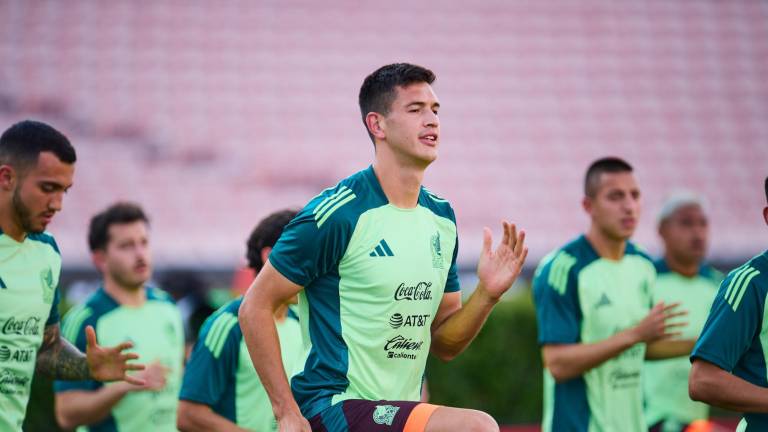 César Montes, en un entrenamiento del Tricolor