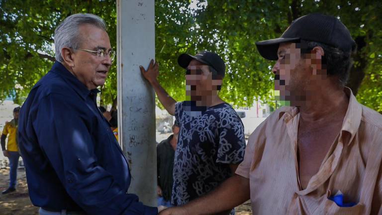 El Gobernador Rubén Rocha Moya encabezó la brigada especial de apoyo a la población.