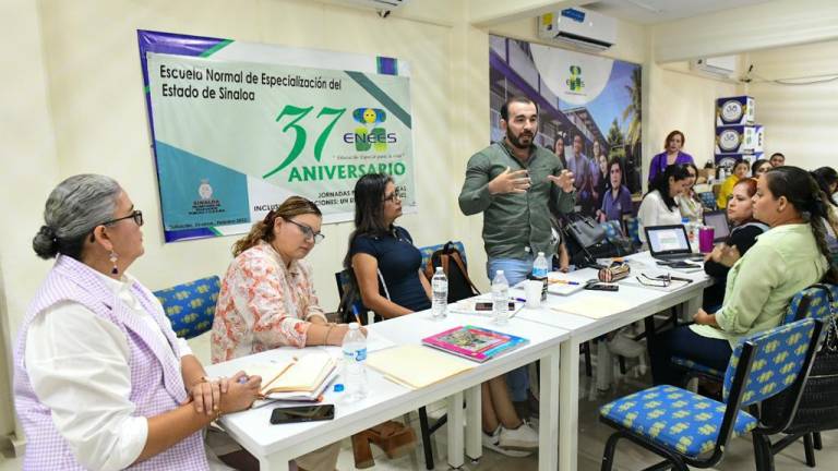 Personal educativo de Sinaloa participan en foros para analizar los nuevos libros de texto gratuitos