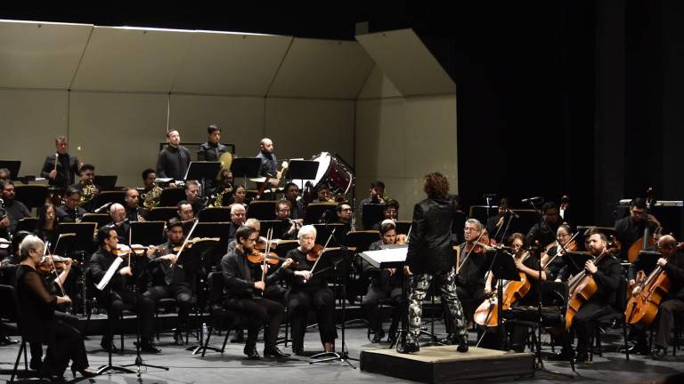 Con música, viajan sinaloenses a la mágica Sevilla