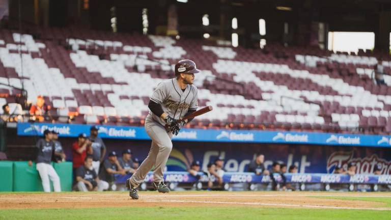 Luce bateo de Tomateros de Culiacán en juego de preparación ante JAPAC