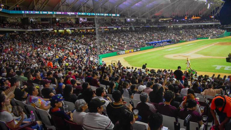 Regresa la ‘Nación Guinda’ al Estadio de Los Tomateros