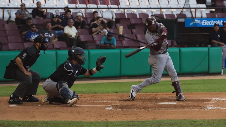 La ofensiva de Tomateros fue silenciada por el pitcheo de Sultanes en el Estadio de los guindas.