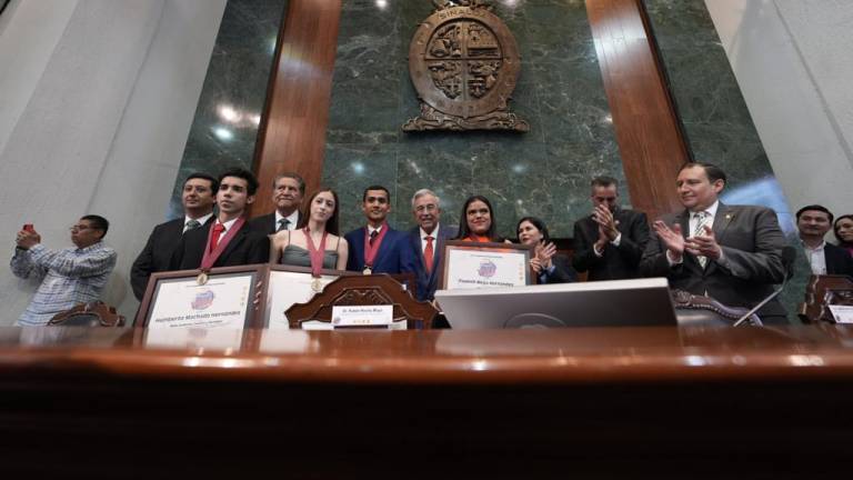 Entrega Congreso de Sinaloa Premio al Mérito Juvenil 2022